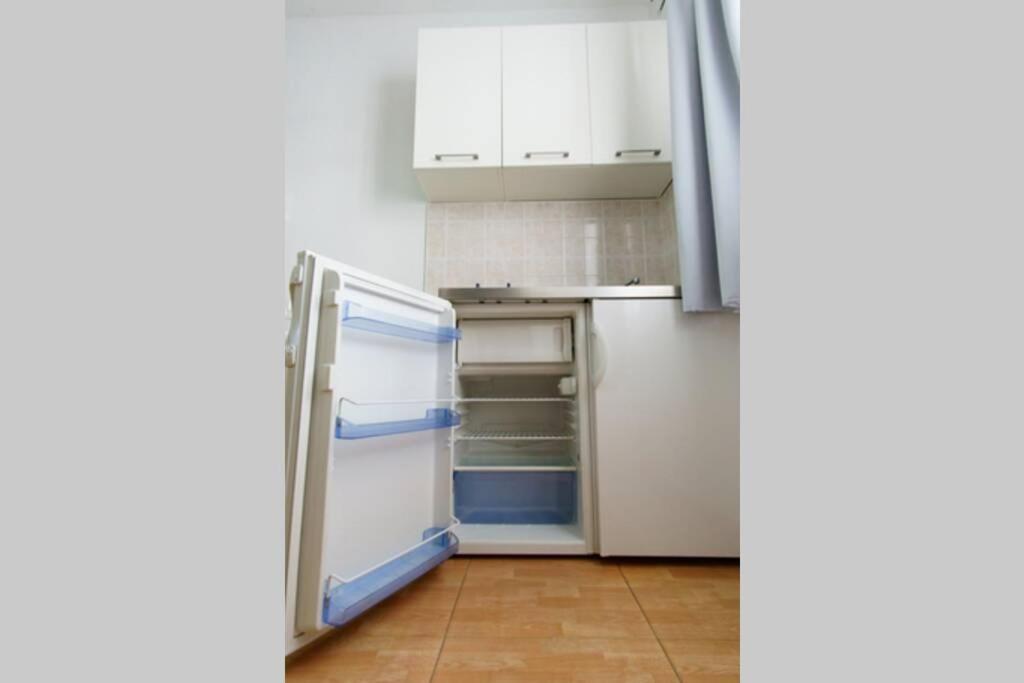 Lovely Studio Apartment For 2 Free Private Parking マカルスカ エクステリア 写真