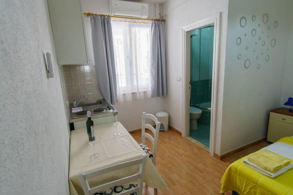 Lovely Studio Apartment For 2 Free Private Parking マカルスカ エクステリア 写真